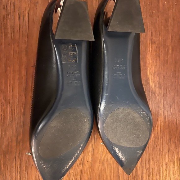 Fendi Women's Black leather 1 inch heels with a distinctive pattern. - Picture 5 of 7